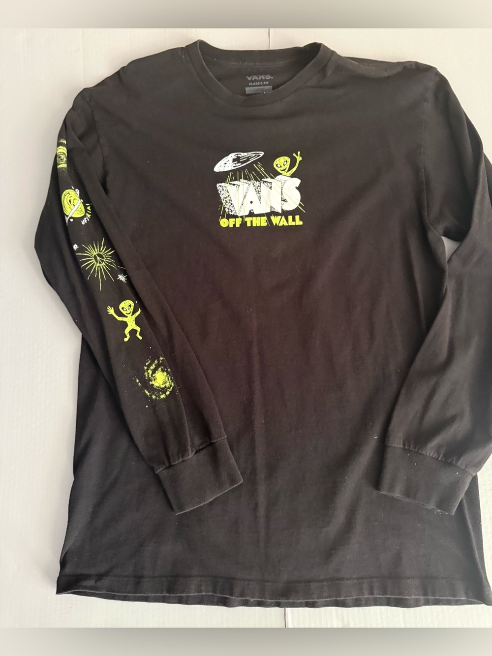 Vans Classic Fit Classic Fit Black Long Sleeve Alien UFO Graphic T-Shirt large
